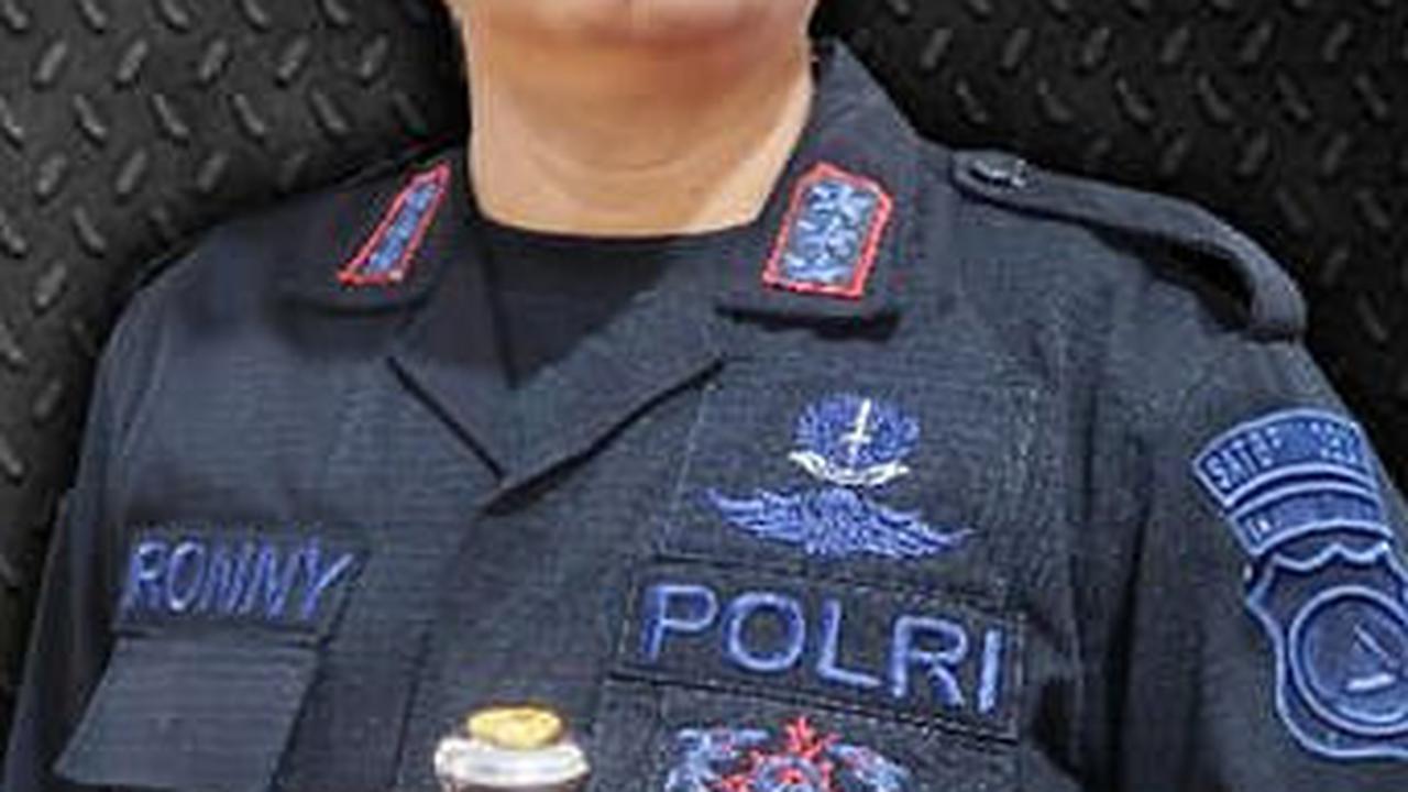 Terkait hal itu, Komandan Satuan (Dansat) Brimob Polda Riau Kombes Ronny Lumban Gaol mengaku sudah menerima informasi itu. Kejadian terjadi di Indragiri Hulu, Riau Minggu (9/7) kemarin.