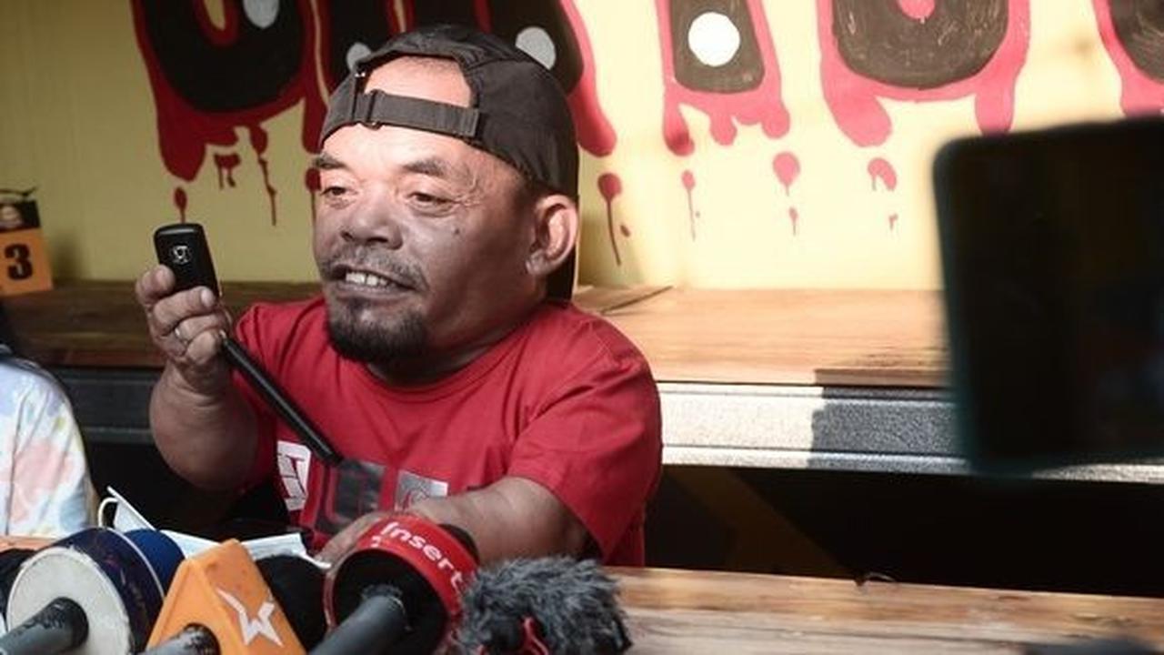 Adam Prank Pedagang Takjil, Bukan Beli Malah Dibagi-bagikan ke Pengguna Jalan yang Lewat, Ucok Baba 'Berani Amat Anak Gue