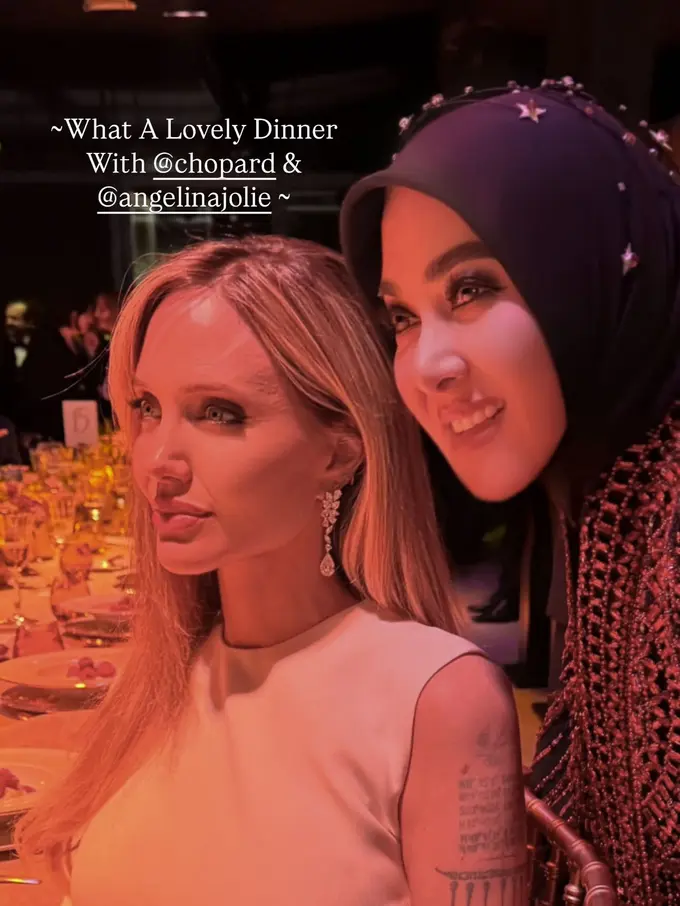 Tampil Bak Bestie, Syahrini Foto Bareng Angelina Jolie dengan Gaya Kontras Saat Hadiri Festival Film Cannes 2025