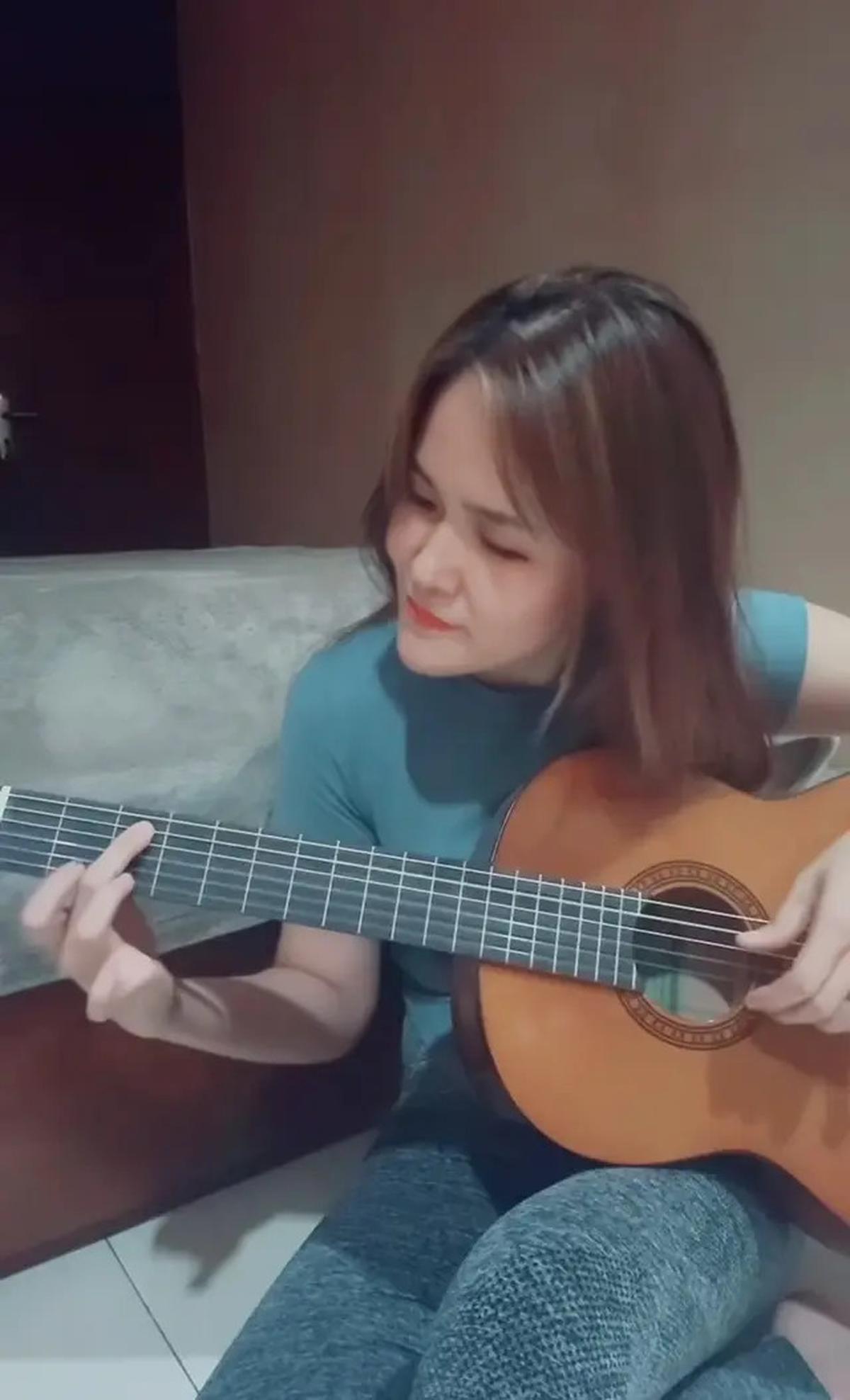 7 Potret Terbaru Jessica Wongso Mulai Pakai Sosmed, Didoakan Jadi Penyanyi