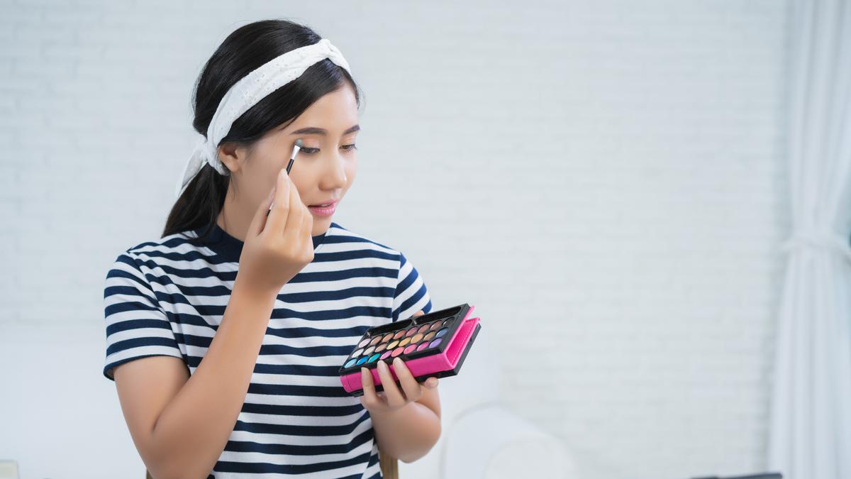 Stay Young! Tips dan Trik agar Makeup Terlihat Awet Muda
