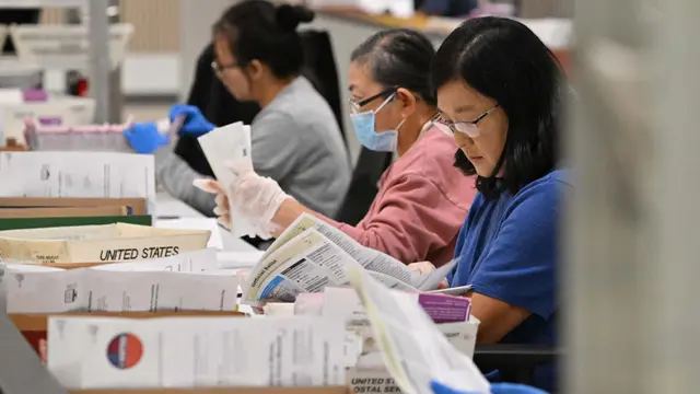 Pilpres AS 2024: Surat Suara Pemilih Lewat Pos Masuk Proses Penghitungan