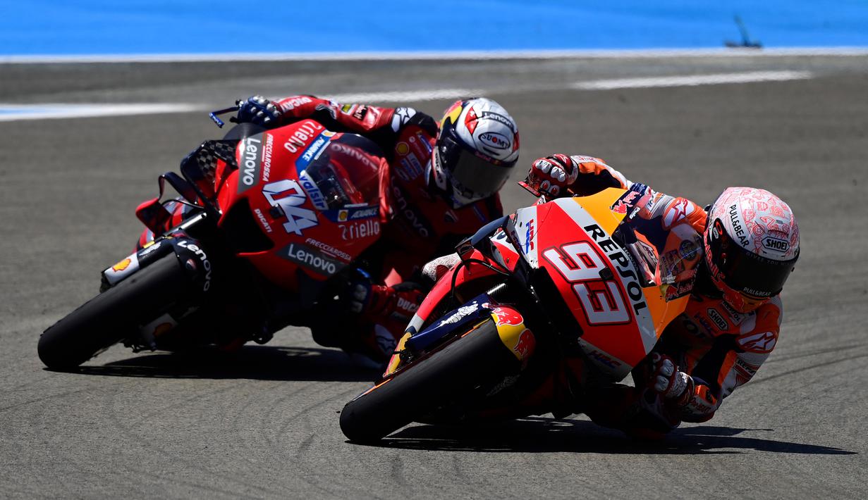 Pembalap Repsol Honda, Marc Marquez, saat berlaga pada MotoGP 2020 di Sirkuit Jerez, Spanyol, Minggu (19/7/2020). Quartararo berhasil finis di posisi pertama dengan catatan waktu 41 menit 23,796 detik. (AFP/Javier Soriano)