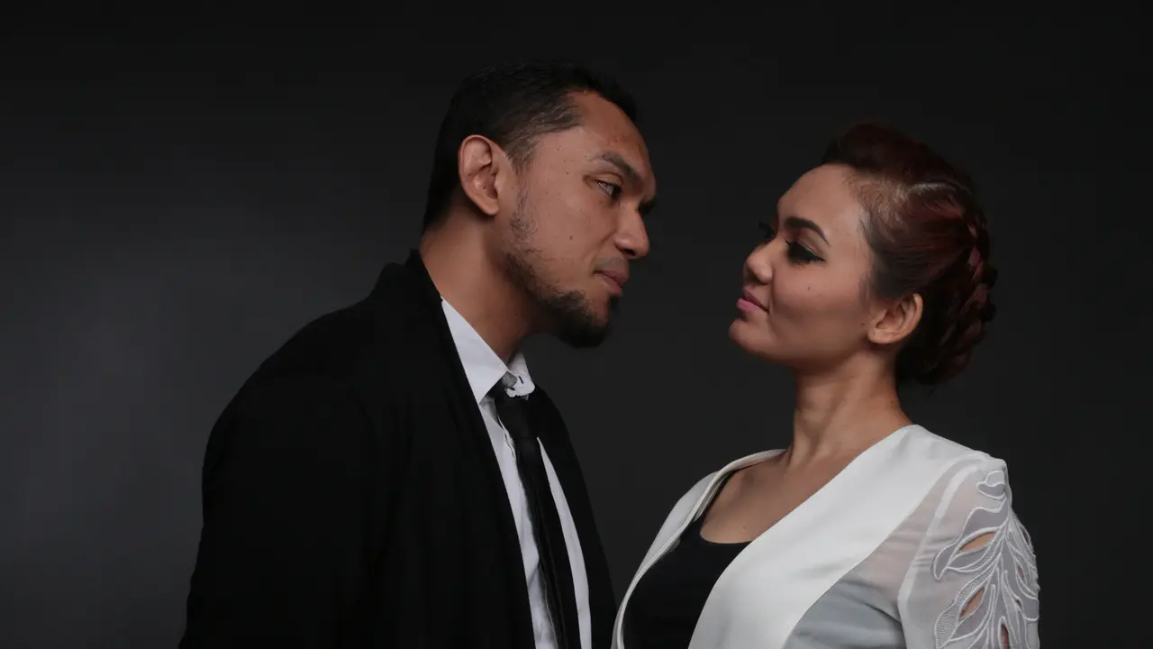 [Bintang] Eksklusif Rina Nose dan Fakhrul Razi