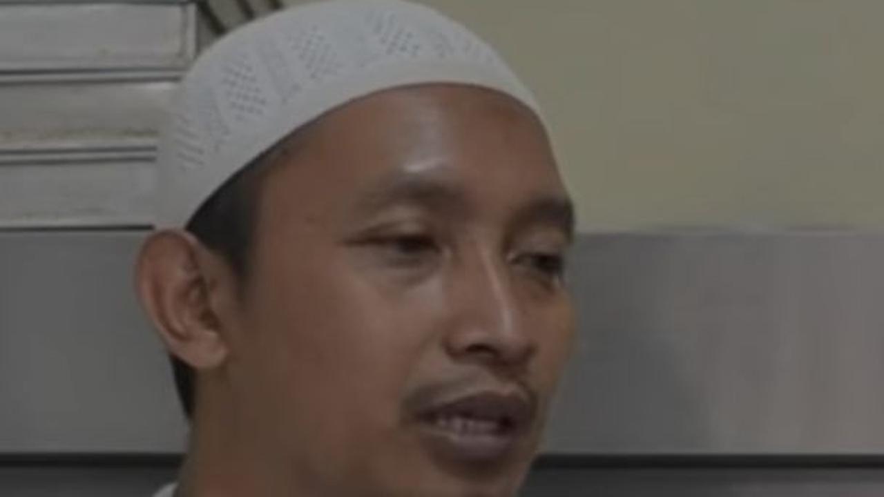 Jatuh Bangun Ali jadi Tukang Roti Demi Bayar Tunggakan Sekolah Anak hingga Rp40 Juta