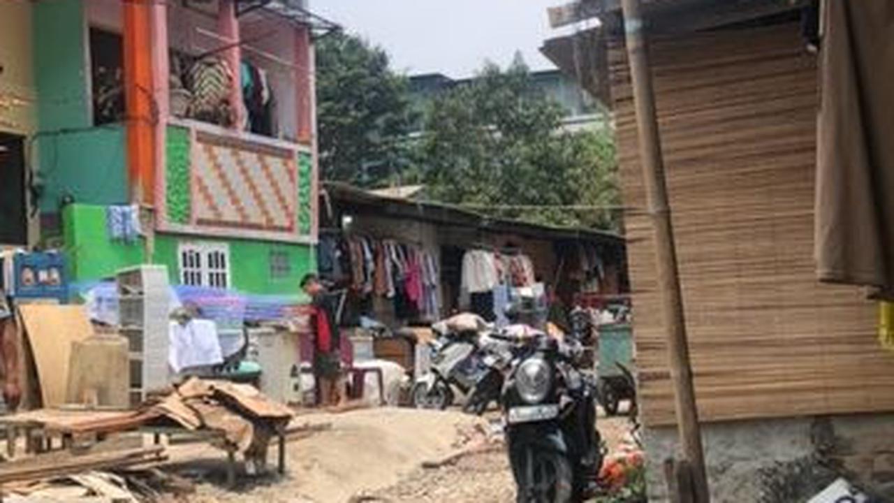 Dihantui ISPA Imbas Kebakaran Pabrik di Kapuk Muara