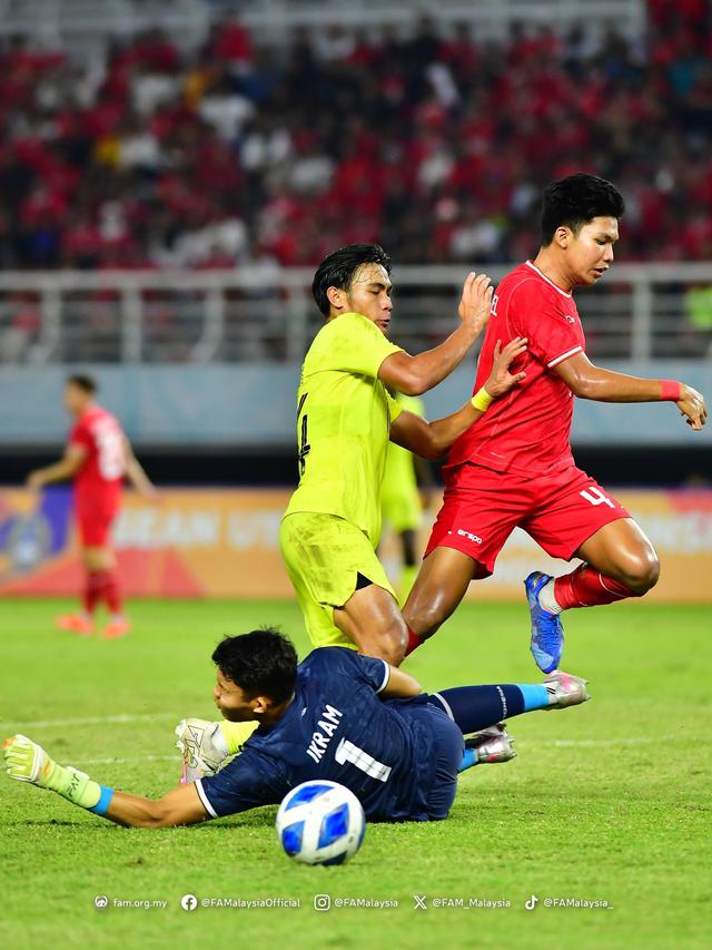 Timnas Indonesia U-19 melawan Timnas Malaysia U-19 di babak semifinal Piala AFF U-19 2024.