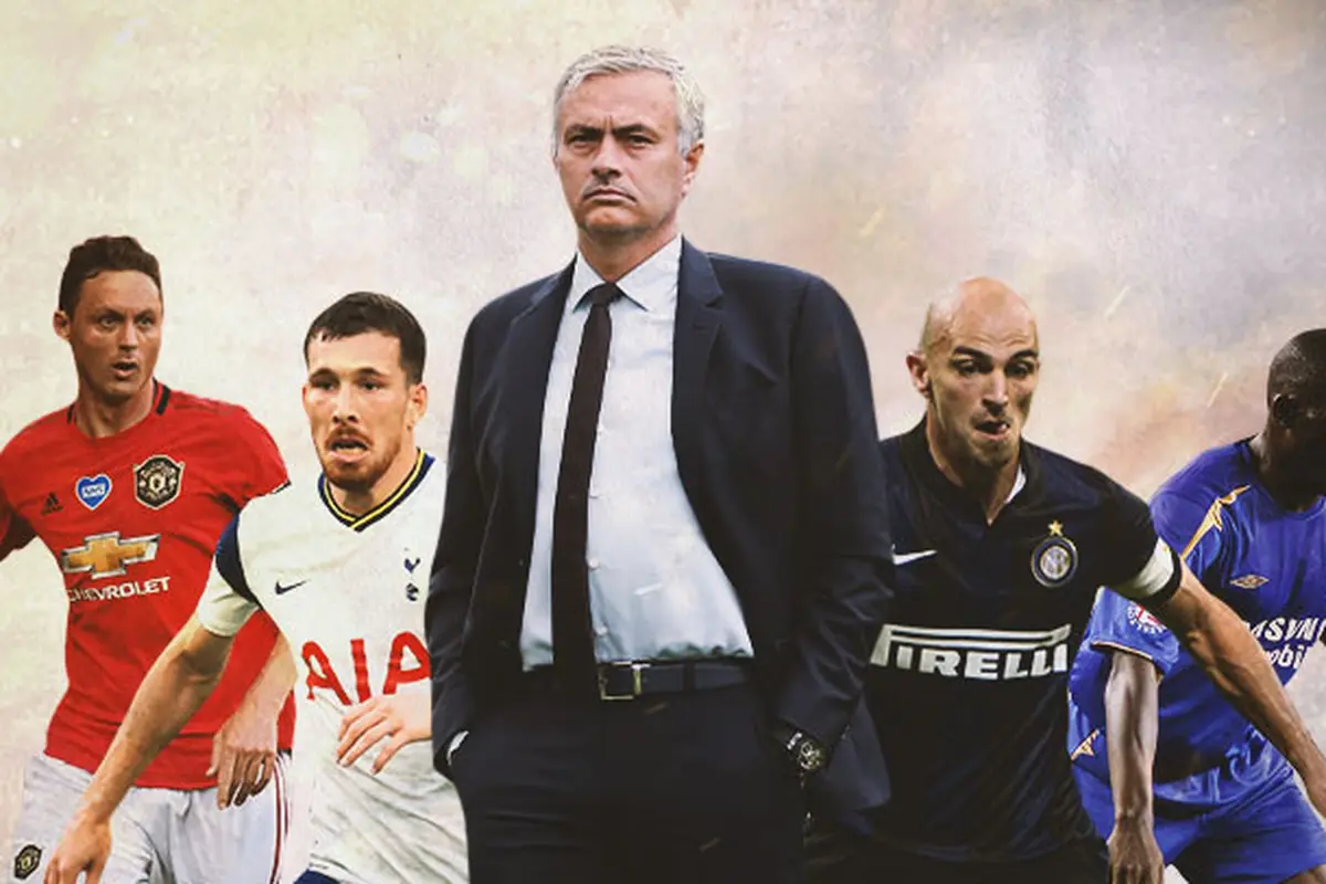 Ilustrasi - Jose Mourinho, Nemanja Matic, Pierre-Emile Hojbjerg, Esteban Cambiasso, Geremi