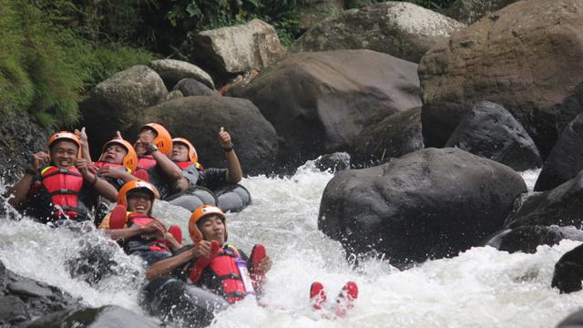 Menguji Adrenalin dengan Wisata Body Rafting di Sungai ...