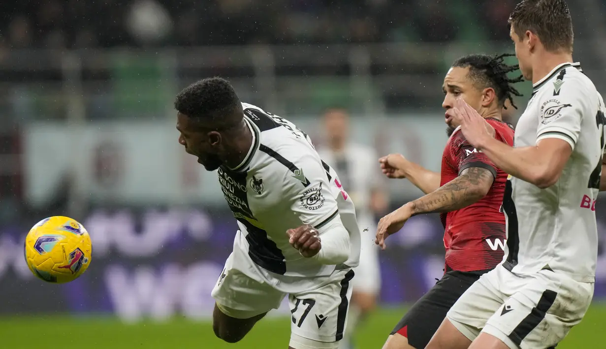 Berkat tambahan tiga poin ini, Udinese naik ke peringkat 16 klasemen sementara Serie A 2023/2024. (AP Photo/Luca Bruno)