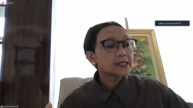 Menlu Retno Marsudi membahas kasus ABK WNI yang dilarung.