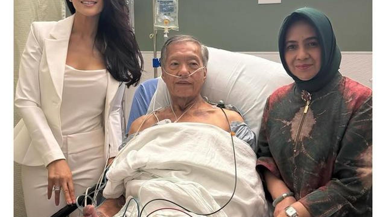 6 Potret Farah Quinn Bareng Ayah-Ibu yang Jarang Tersorot, Kumpul di Amerika