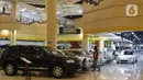 Suasana penjualan mobil bekas di kawasan Jakarta, Senin (23/11/2020). Pasar mobil bekas diprediksi akan meningkat menjelang akhir tahun karena kondisi perekonomian yang saat ini mulai membaik. (Liputan6.com/Angga Yuniar)