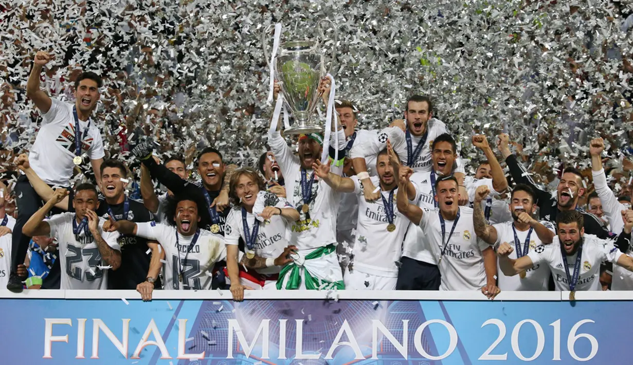 Real Madrid meraih trofi Liga Champions ke-11 setelah menang adu penalti 5-3 atas Atletico Madrid dalam final di Stadion San Siro, Milan (28/5/2016). (Reuters/Stefano Rellandini)