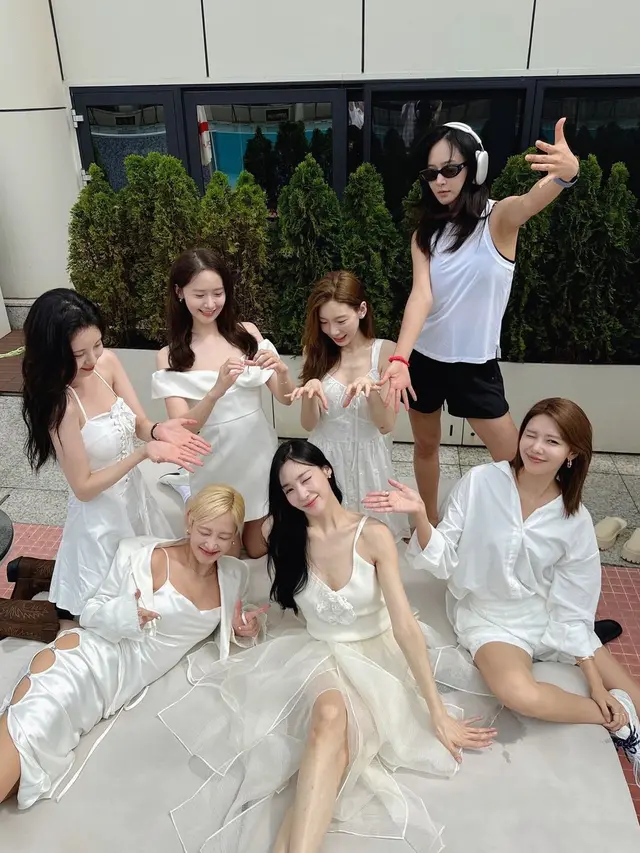SNSD. (Instagram/ sooyoungchoi)