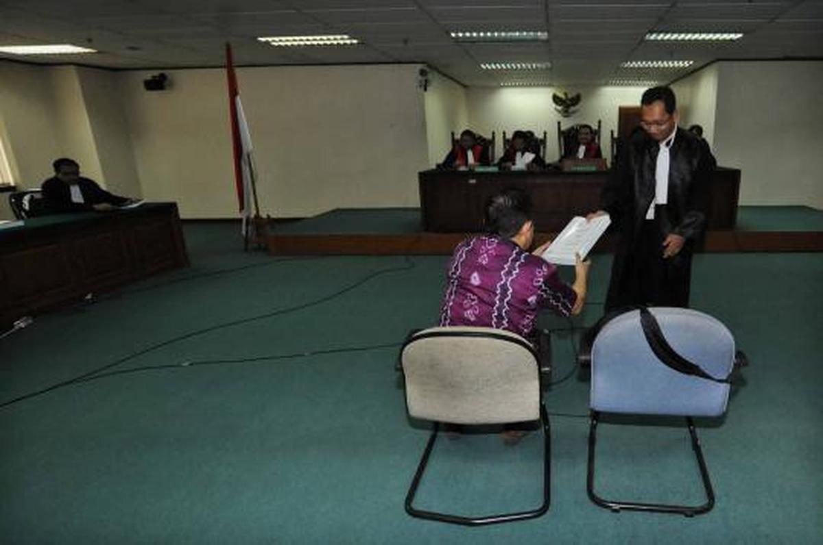 Dadong Irbarelawan dituntut 5 tahun penjara