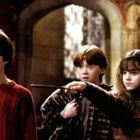 Dilansir dari theodysseyonline, kamu juga bisa berlatih untuk menghapalkan mantra. (Warner Bros.)