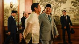 Kunjungan ini dilakukan dalam rangka pertemuan dengan Presiden Filipina, HE Ferdinand Romualdez Marcos Jr. (Jam Sta Rosa/POOL/AFP)