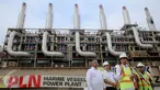 Presiden Joko Widodo memberikan keterangan pers usai meresmikan Marine Vessel Power Plant di Pelabuhan IPC, Jakarta, Selasa (8/12/2015). Marine Vessel Power Plant adalah kapal buatan Turki yang disewa oleh PLN selama 5 tahun. (Liputan6.com/Faizal Fanani)