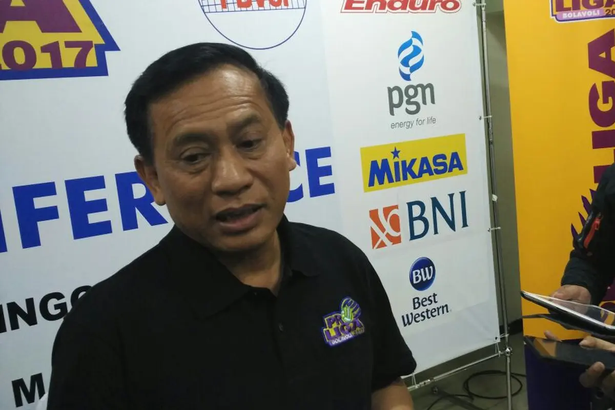 Ketua Umum PBVSI Imam Sudjarwo