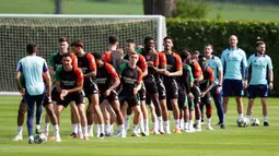 Kedua tim sama-sama mengincar gelar juara Liga Champions untuk pertama kalinya. Pemenang dari laga ini akan berjumpa pemenang antara Barcelona atau Inter Milan di babak final. (Adam Davy/PA via AP)