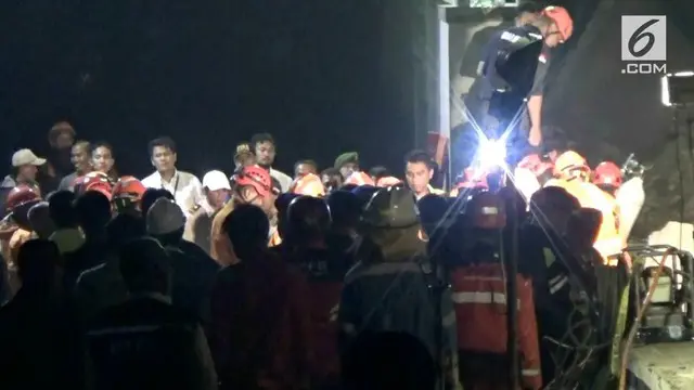Basarnas butuh waktu 12 jam untuk melakukan evakuasi korban longsor di Bandara Soekarno Hatta.
