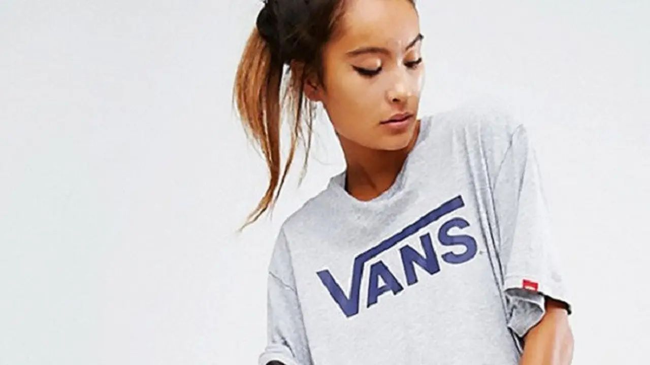 Wajib Punya, T-shirt Logo Brand yang Stylish