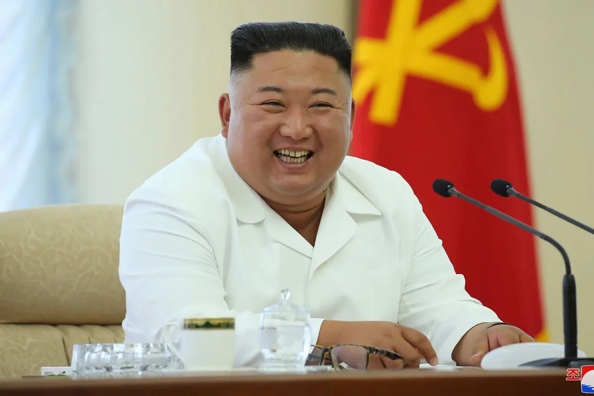 Kim Jong-un dalam Pertemuan Politbiro