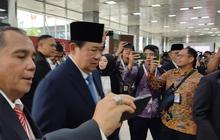 VIDEO: Nama SBY Disebut Ketua MPR Bikin Anies Sampai Amien Rais Berdiri Tepuk Tangan