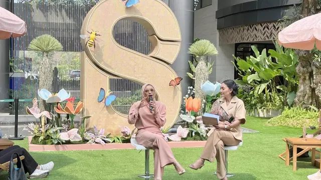 Tropical Paradise Takeover by Buttonscarves (photo by fimela.com)