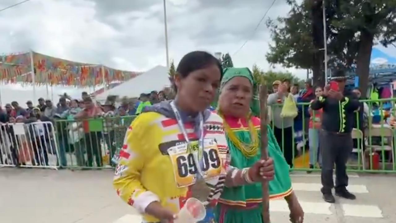 Wanita Suku Pedalaman Ini Bikin Geger, Menang Ultra Marathon Tanpa Persiapan Kalahkan Puluhan Atlet Profesional