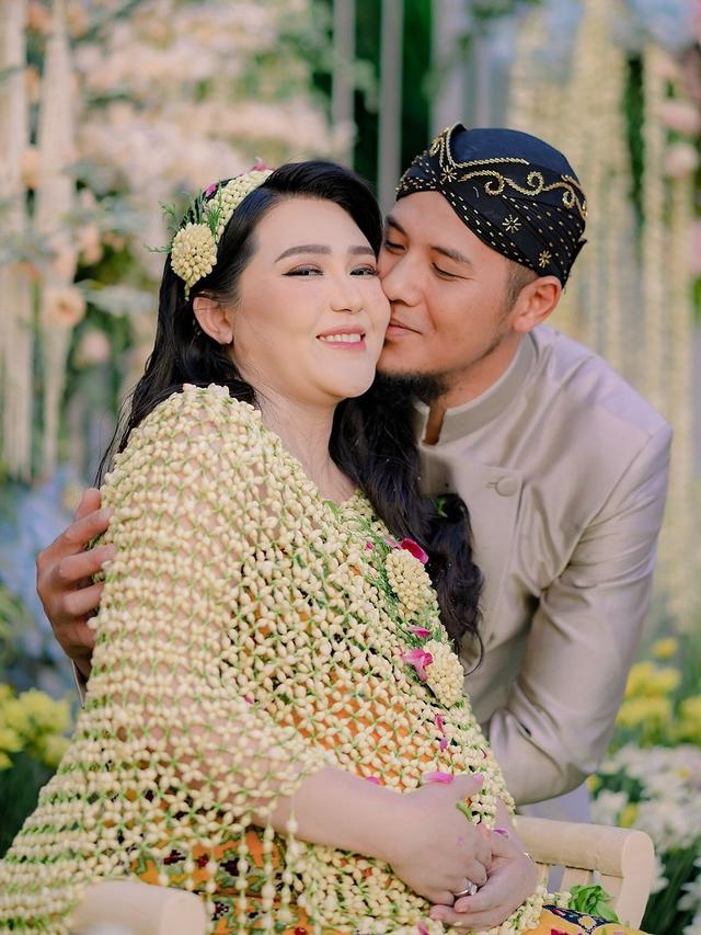 Via Vallen dan Chevra Yolandi