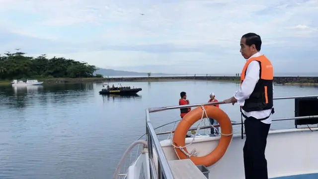 Saat Jokowi Menikmati Keindahan Taman Nasional Bunaken Manado