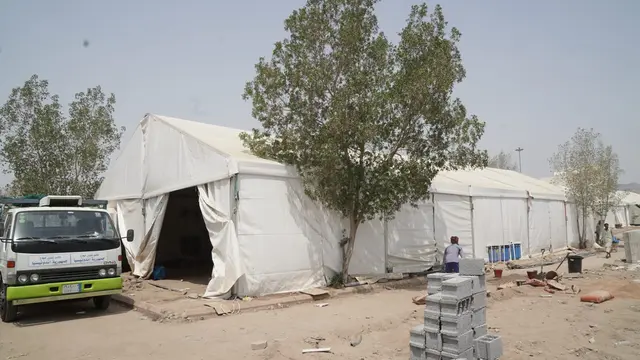 Melihat persiapan tenda jemaah di Arafah jelang puncak haji 2022. (Foto: MCH)