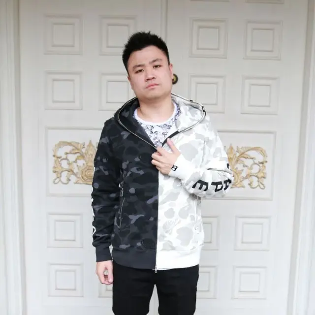 Hans Christian Kembangkan Kanal The Jooomers dengan 1 Juta Subscribers