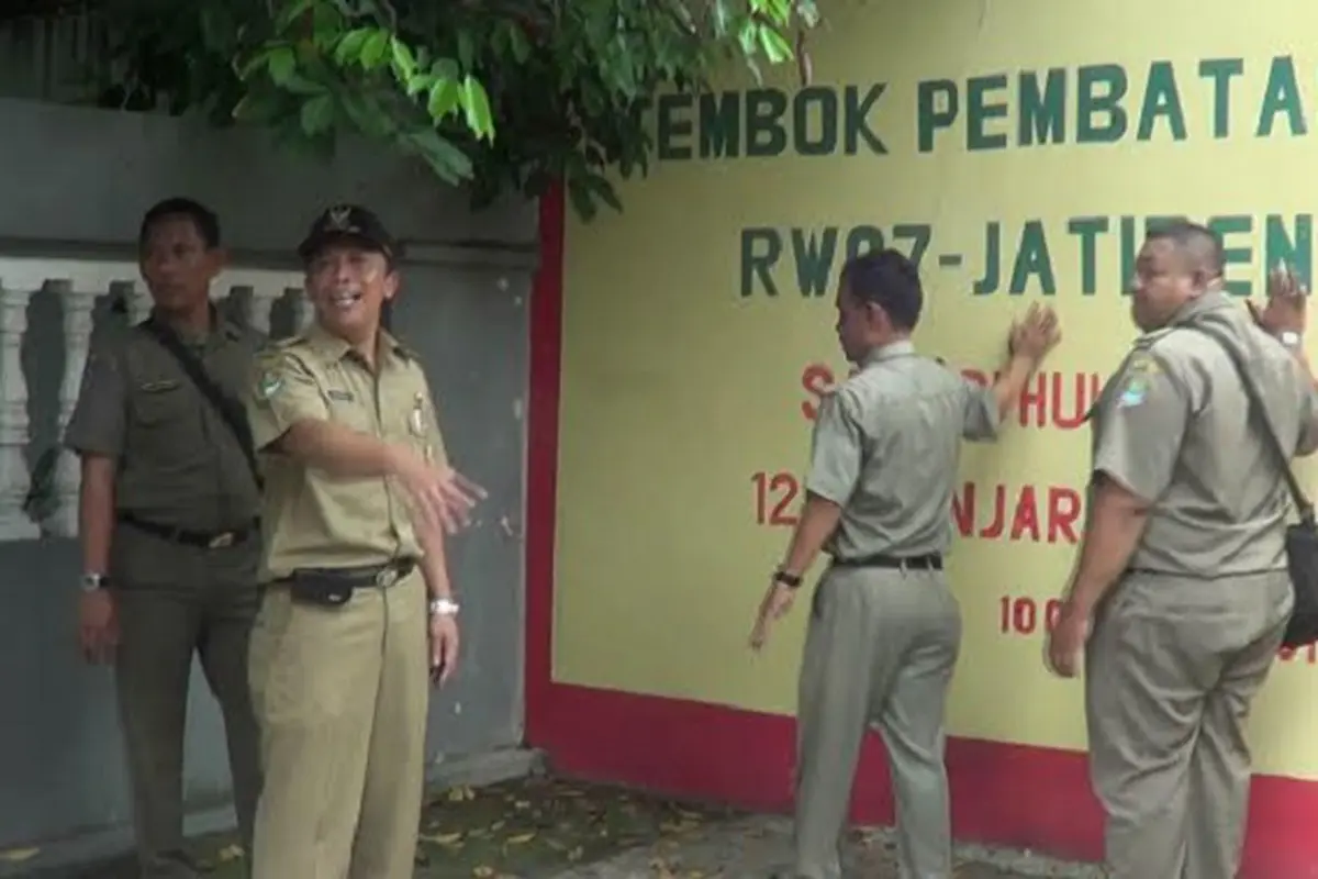Derita Nenek Hidup dalam Kurungan Tembok 8 Bulan di Bekasi