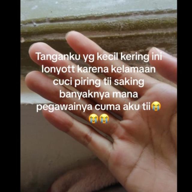 Cerita Wanita Sarjana Hukum Sulit Dapat Kerja yang Jadi Karyawan Warung Makan
