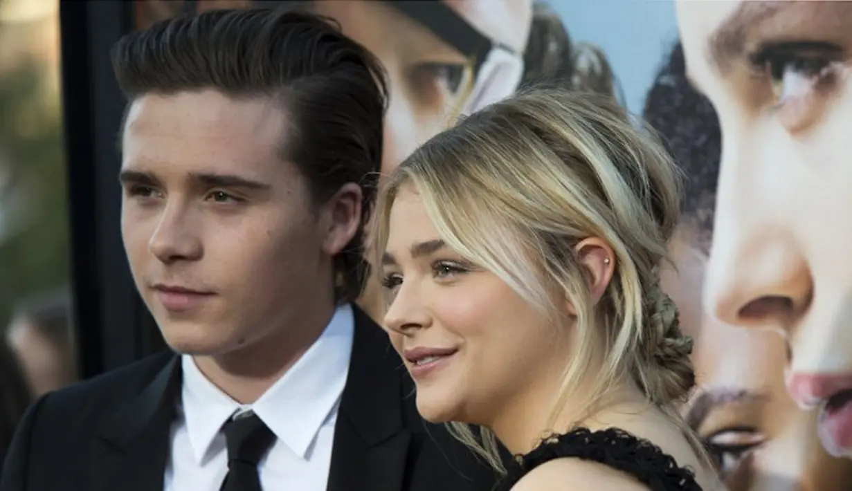 Kembali menjalin cinta setelah putus bukan kali pertama dilakukan Brooklyn Beckham dan Chloe Grace Moretz. Keduanya putus pertama kali pada tahun 2015, dan setelah itu mereka pun kembali bersama. (AFP/Bintang.com)
