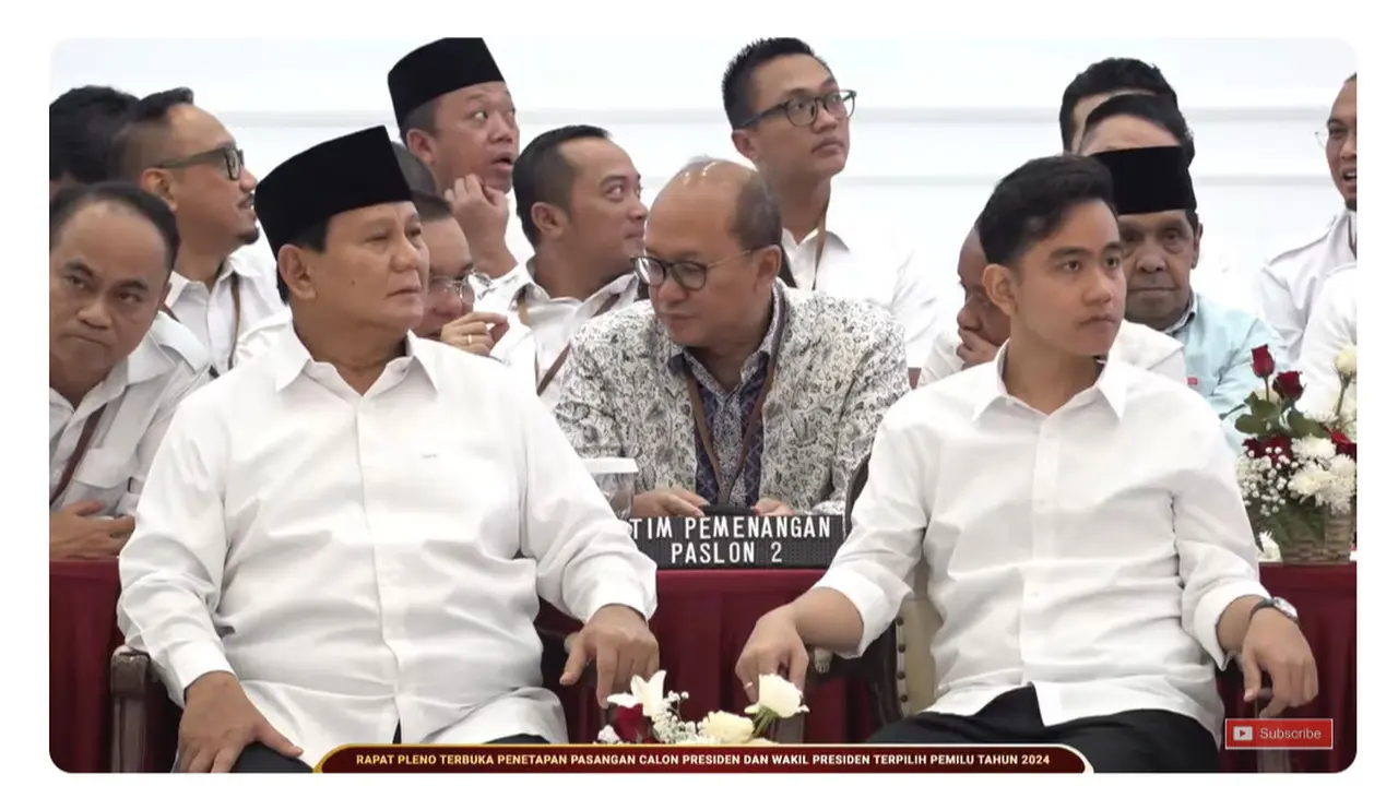 Prabowo Subianto-Gibran Rakabuming Raka saat menghadiri rapat pleno terbuka penetapan Presiden dan Wakil Presiden Terpilih 2024 oleh Komisi Pemilihan Umum Republik Indonesia (KPU RI) pada hari ini, Rabu (24/4/2024).