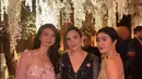 Bertemu dengan beberapa teman lainnya, Febby Rastanty dan Yuki Kato juga foto bareng dengan Chelsea Islan. Pakai dress warna hitam kontras dengan Febby Rastanty dan Yuki Kato, Chelsea Islan tampil elegan. Tak hanya bertemu dengan teman dari kalangan selebriti, terlihat di story Instagram lainnya, Febby dan Yuki berfoto dengan sahabat di luar kalangan artis. (Liputan6.com/IG/@febbyrastanty)