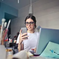 Ilustrasi aplikasi. Sumber foto: unsplash.com/Bruce Mars.