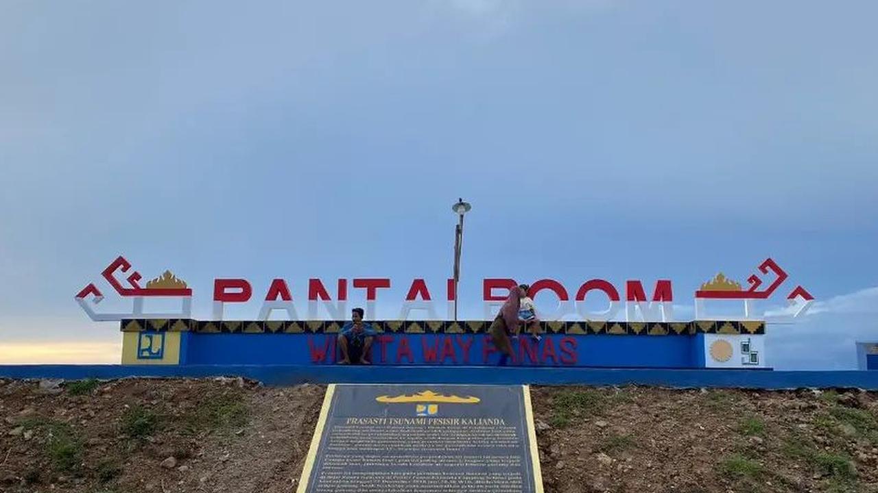 Terapi air panas di Pantai Boom Lampung Selatan