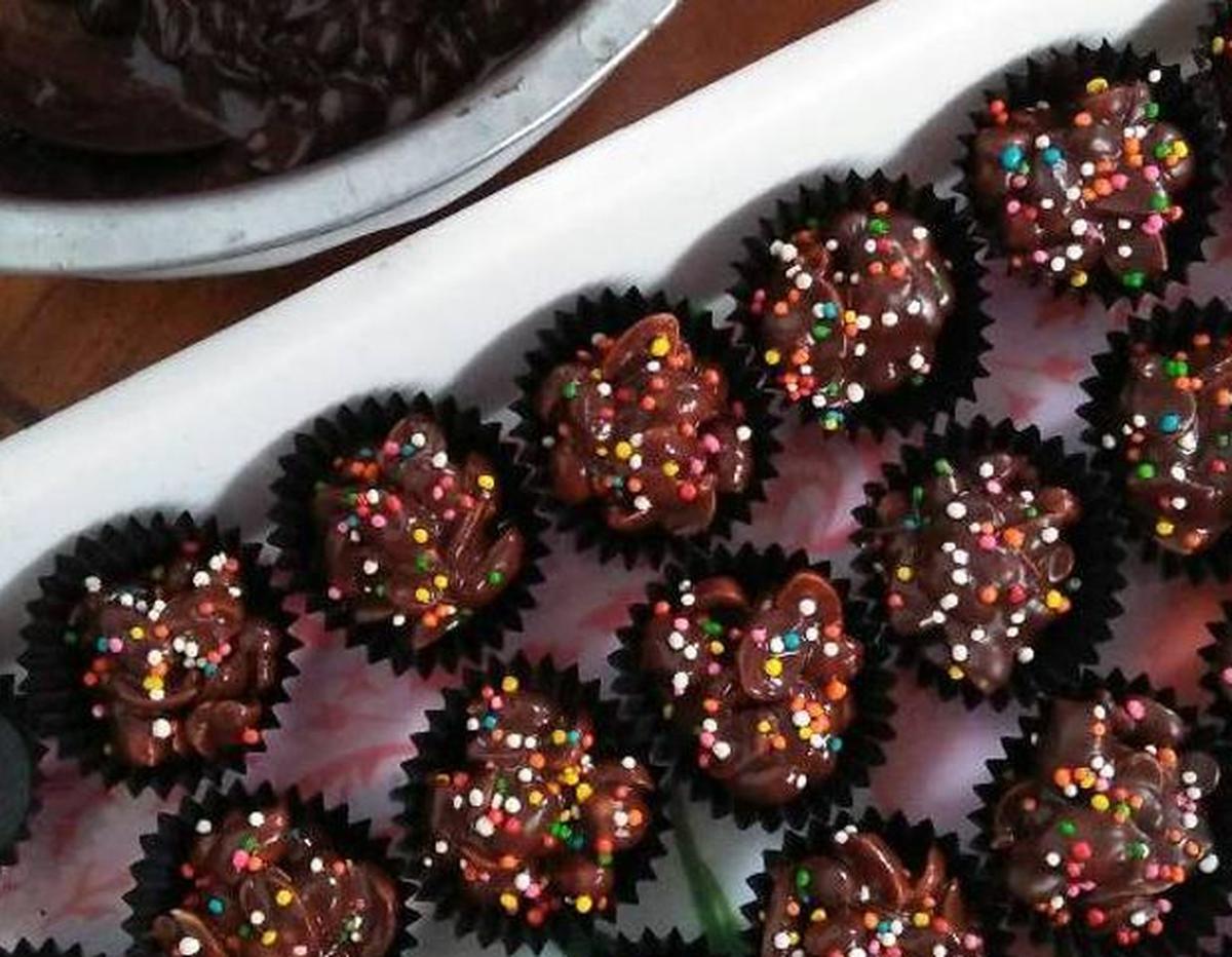 Kue Kacang Cokelat
