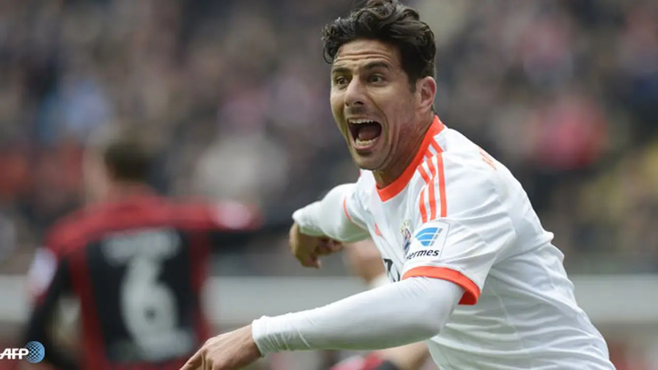 claudio-pizarro-130715b.jpg