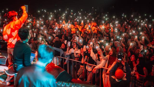 Juicy Luicy di Konser Untuk Korban Sakit Hati.