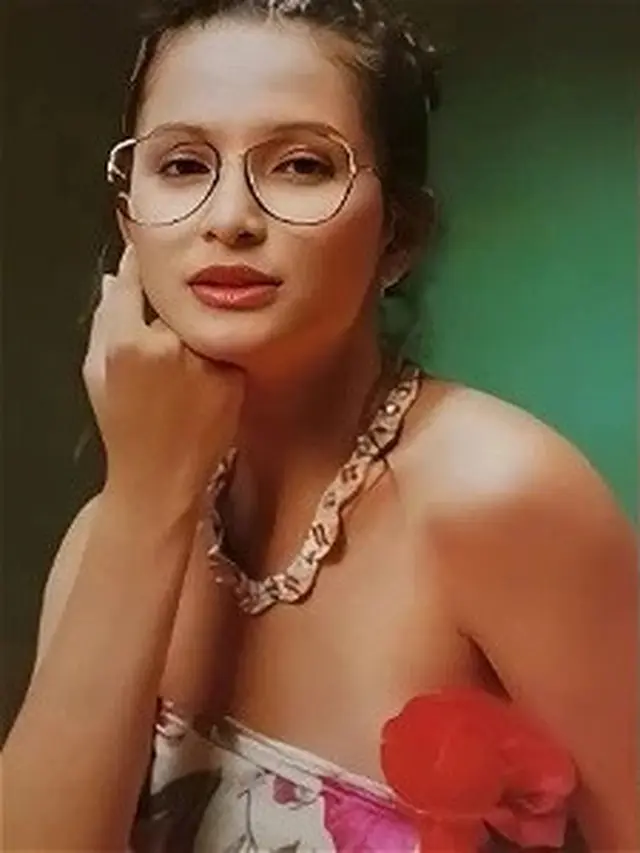 Foto Lawas Ratu Sinetron 90-an Inneke Koesherawati