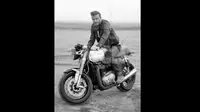 Main Film, Beckham Tunggangi Triumph Bonneville Terbaru