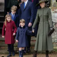 Penampilan Princess Charlotte semakin memukau. Dalam berbusana ia selalu hadirkan tampilan yang begitu memikat. [Foto: Instagram/ TheWales_Family]