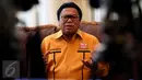 Oesman Sapta resmi menjabat sebagai ketua umum setelah mundurnya Wiranto dari posisi tersebut disepakati oleh seluruh DPD Hanura, Jakarta, Kamis (22/12). Sementara, Wiranto menjabat Ketua Dewan Pembina Partai Hanura. (Liputan6.com/Johan Tallo)