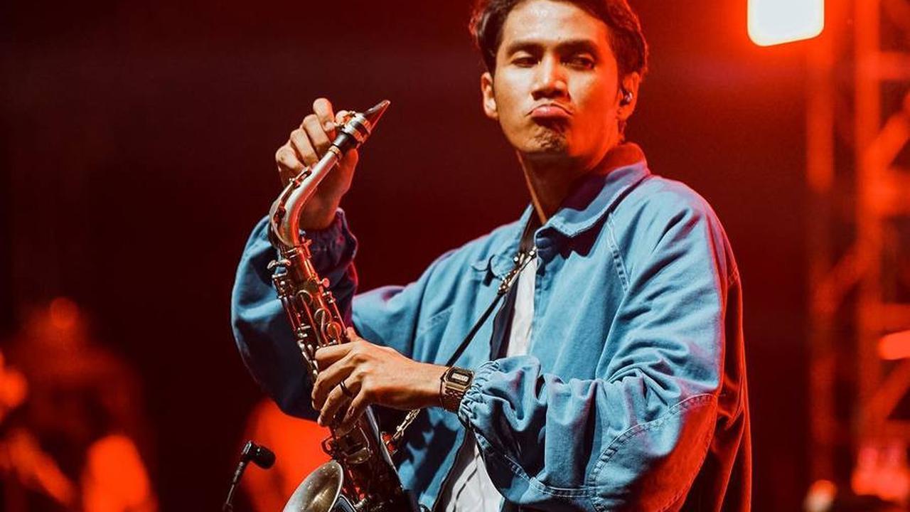 8 Potret Evan WMD yang Diduga Jadi Teman Spesial Ria Ricis, Pemain Saxophone di Band Pengiring Denny Caknan